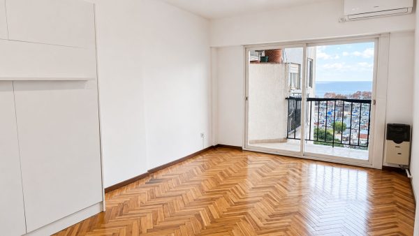 Studio apartment with river view and balcony