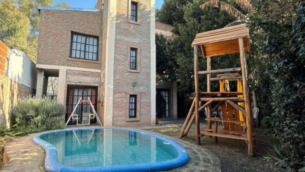 House, 2-bedroom, 2 suites, pool, park. Don Torcuato