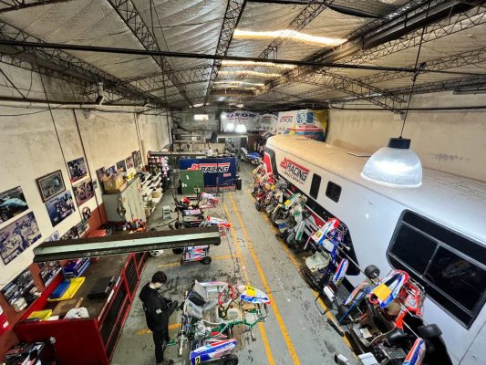 Sale of column?free warehouse 330 square meters, Florida West