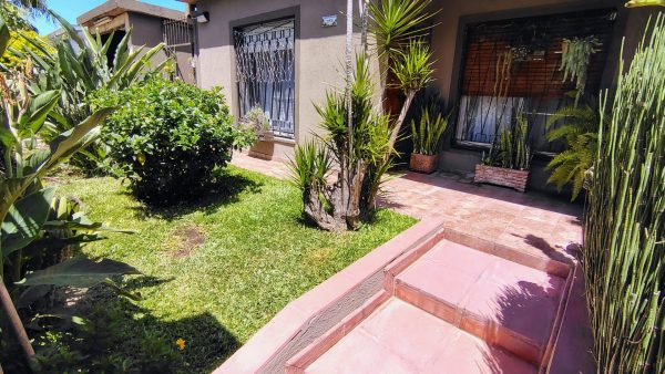 House 3-bedroom, quincho, pool and Storage 110M2