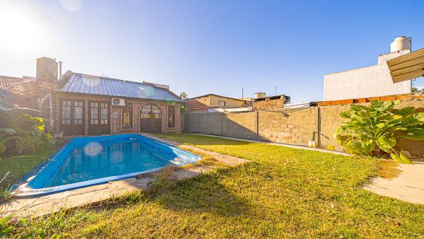 For Sale Country-Style House Benavidez
