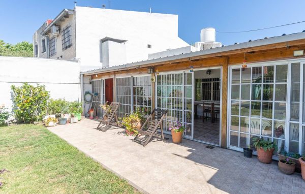 For Sale House 3-bedroom San Fernando Pool Park Coch