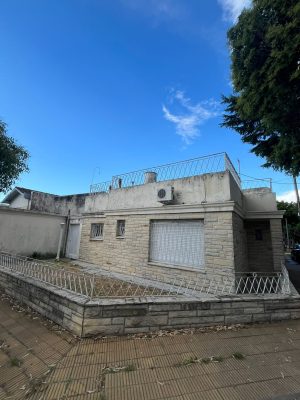 For Sale House 2-bedroom with patio terrace and garage