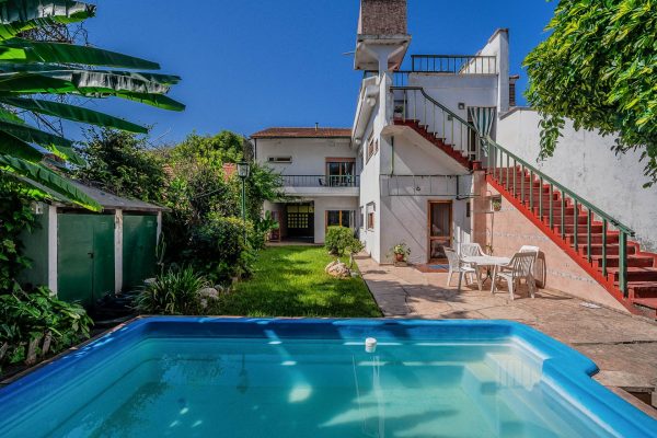 For Sale/House 3-bedroom/San Fernando/Garden/BBQ area