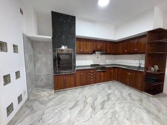 Alquiler - 4 Amb c/Jardin y cochera - V. Adelina