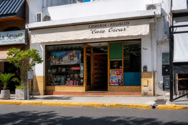 For Sale Commercial Space Olivos. Development Potential