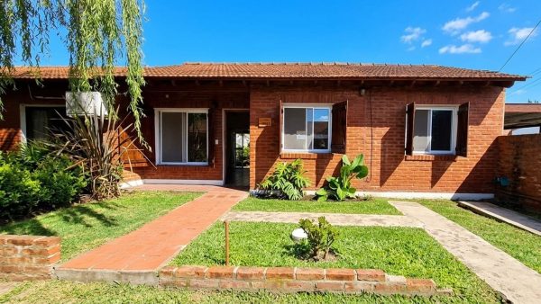 For Sale House in Barrio Altos De Pacheco 3-bedroom