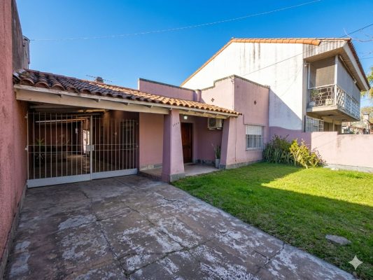 For sale house Tigre 3-bedroom storage room 2 apartments and park