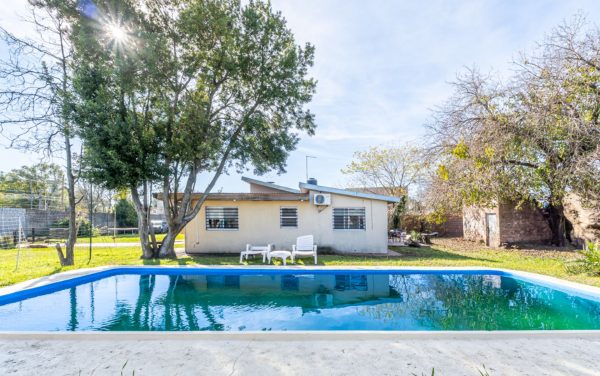 3-room house/estate with pool for sale in Pacheco