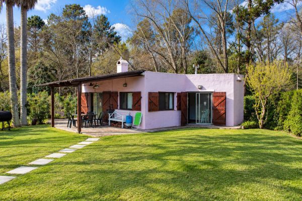House Country Home for Sale in Benavidez