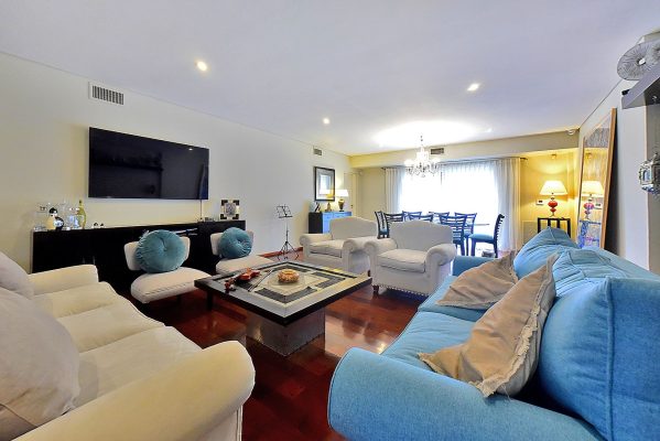 For Sale House 4-bedroom Martinez Pool And BBQ Area