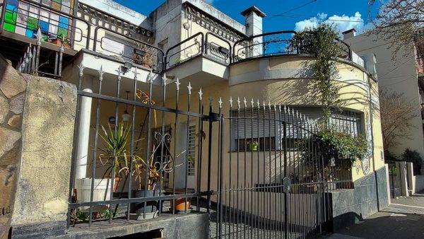 For Sale House Olivos Pool Garden Garage