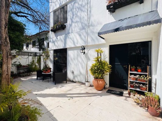 PH Independent 2-bedroom, San Isidro Downtown
