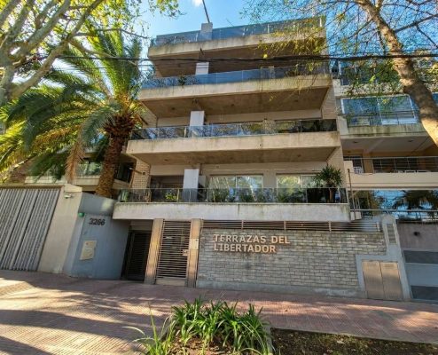 Apartment For Sale Victoria 1-bedroom Balcony Parking