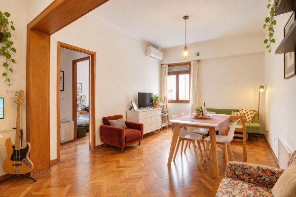For Sale 2-bedroom Apartment Olivos with service room