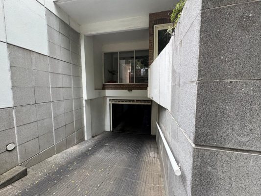 VENTA COCHERA en SAN ISIDRO