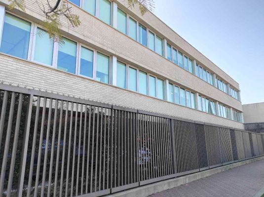VENTA OFICINA - EXCELENTE UBICACION c/2 cocheras