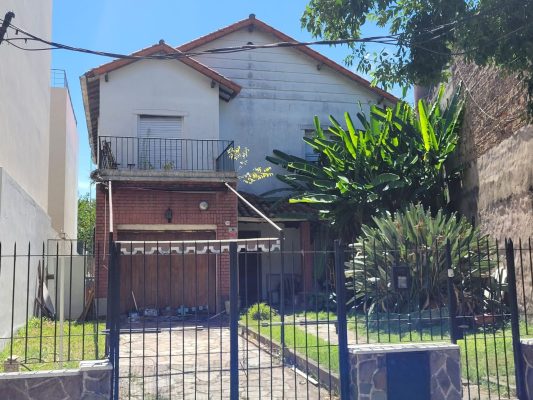 Land Sale at Governor Ugarte Olivos – Vte. Lopez