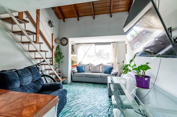 Oficina Venta San Isidro con cochera Excelente