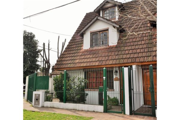 Casa 4 Amb Con Jardin Y Cochera - Don Torcuato