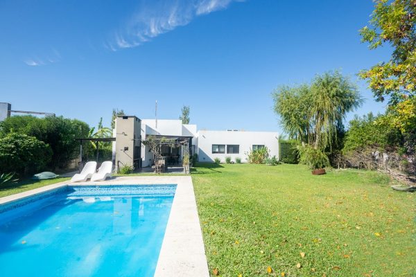 Venta Casa 4 ambientes San Fransico - Villanueva