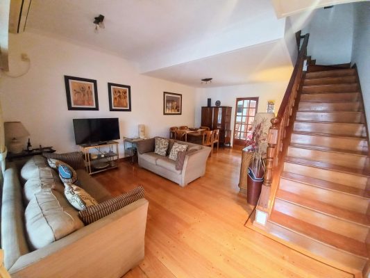 Venta Casa Triplex Olivos Zona Lasalle