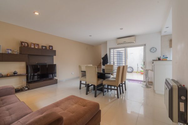 Venta PH Duplex 4 amb con patio y cochera Olivos