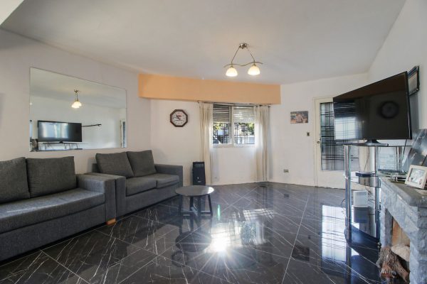 Casa en Venta en Martinez Bloque de 4 deptos