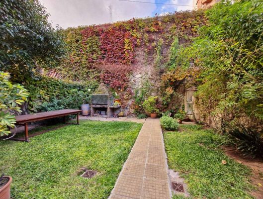 House For Sale San Fernando 5 Rooms + Service Room, Garden, Garage