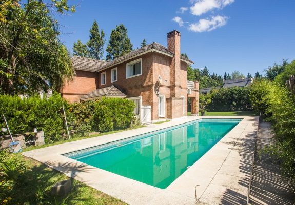 Alquiler anual Casa Barrio Valle Claro Benavidez