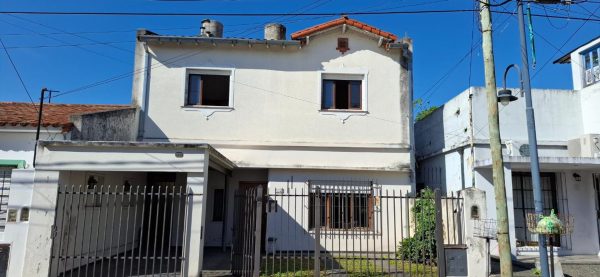 House for Sale, 6 Rooms, Olivos Garden, Credit Eligible