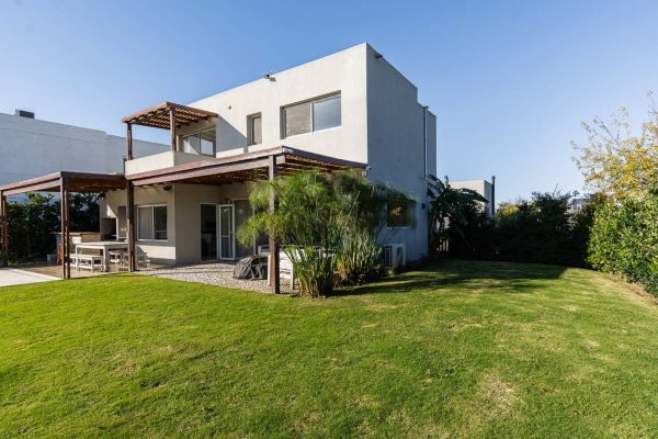 Venta Casa Nordelta B° Los Castaños 5 Amb C/Pileta