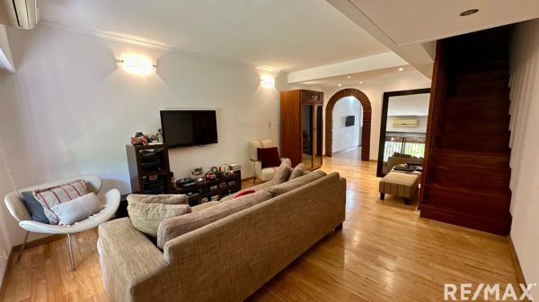 Apartment for sale in Olivos, 4 rooms with garage