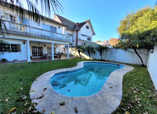 VENTA espectacular casa SAN ISIDRO/ APTO CREDITO