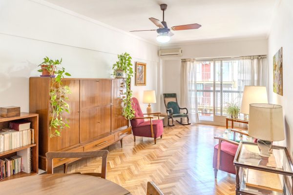 Sale Apartment 4 Rooms Front-Facing with Balcony in Olivos