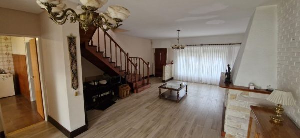 Venta Casa 4 Ambientes Olivos C/Jardin Y Cochera