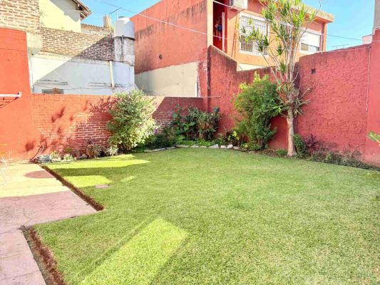 PH 4 ambientes en venta en Martínez con Jardín