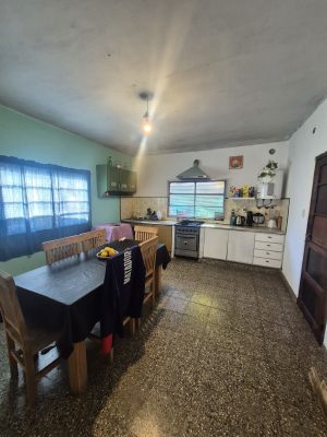 Casa En Venta De 4 Amb En Benavidez Centro