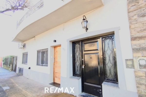 Venta PH Beccar 2 ambientes PB con Patio y Quincho