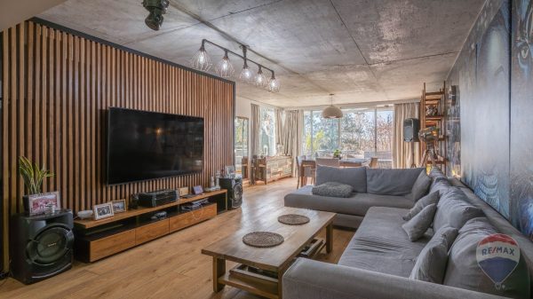 4-Room Duplex with Pool, Building Ánima
