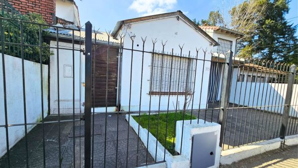 Oportunidad! Casa con jardín en Tigre!