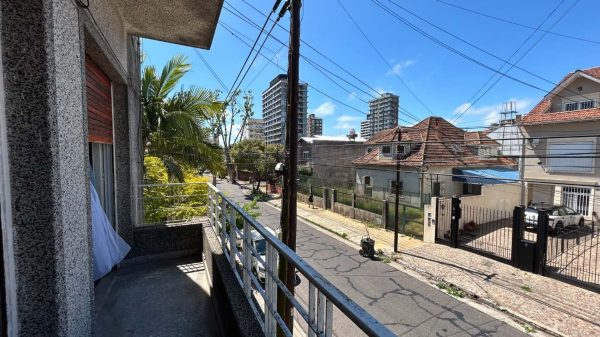 4-room apartment for sale in Olivos with balcony