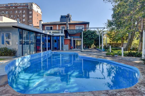 Venta casa 6 ambientes Don Torcuato parque pileta