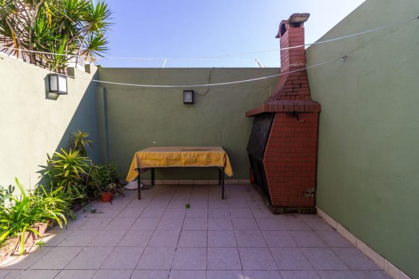 Sale: 4-room apartment with patio, 122 sq. m. total, Munro