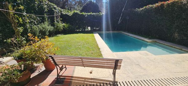 HOUSE FOR SALE WITH NORTH-FACING POOL - VTE LOPEZ