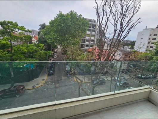 Apartment for Sale: 2 Rooms, Olivos, Parking, Amenities