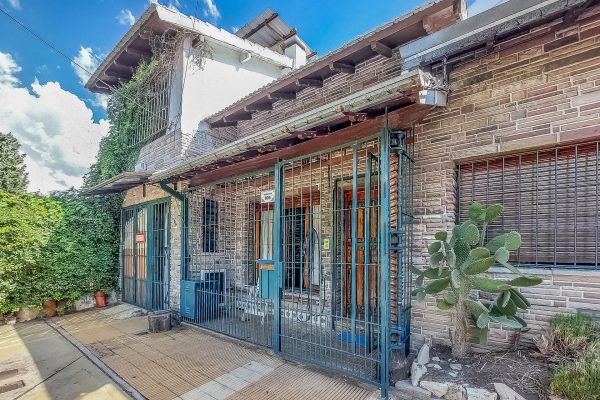 House for sale with patio + 2-room apartment in Florida