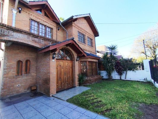 Venta Chalet General Pacheco Dos Casas Con Patio