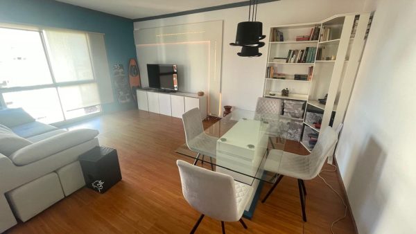 Spacious 2-room sale with river view – Vte Lopez