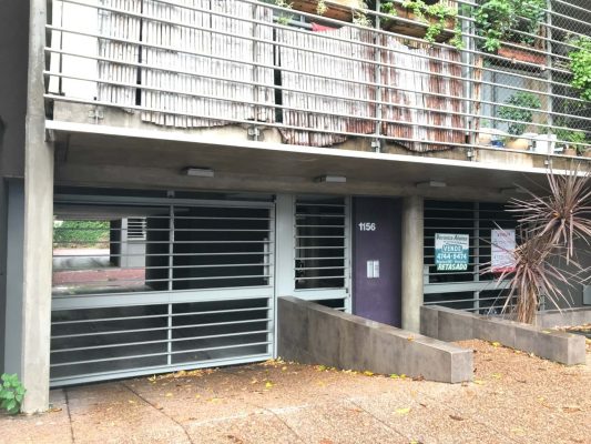 Apartment 2 Rooms Short-Term Rental With Garage